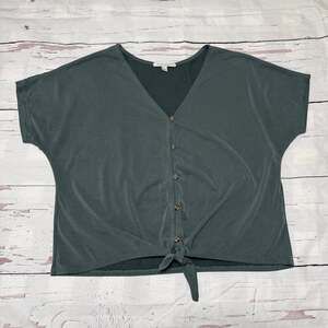 GREEN ENVELOPE Short Sleeve Green Button Up
